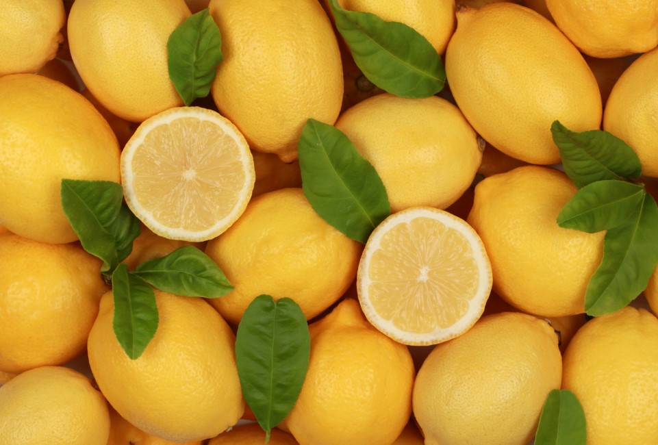 Succo di limone, benefici e controindicazioni 